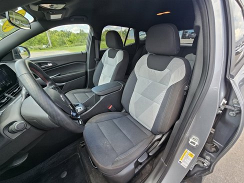 Used 2024 Chevrolet Trax RS image 17