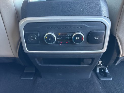 Used 2023 Ford Expedition Limited image 17