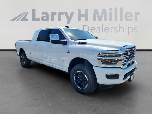 New 2025 RAM 3500 Laramie image 7