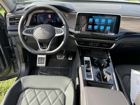 New 2025 Volkswagen Atlas SEL Premium R-Line image 10