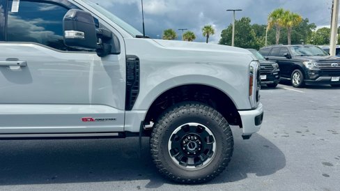 New 2025 Ford F250 Lariat w/ Lariat Ultimate Package image 3