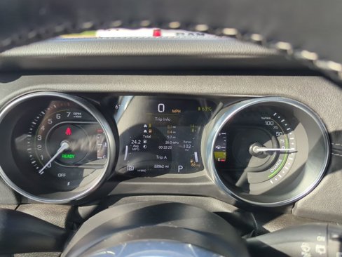 Used 2022 Jeep Wrangler Unlimited Sahara w/ Cold Weather Group image 34