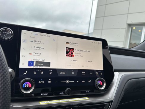 New 2025 Lexus TX 500h AWD image 22