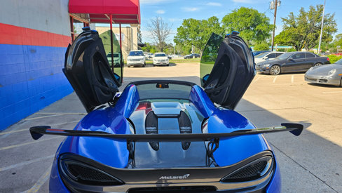 Used 2019 McLaren 570S Spider image 25