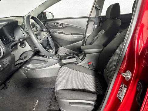 Used 2023 Hyundai Kona SE image 11