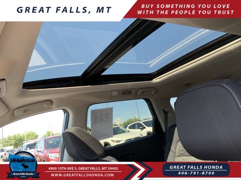 Used 2024 Nissan Pathfinder SV image 24