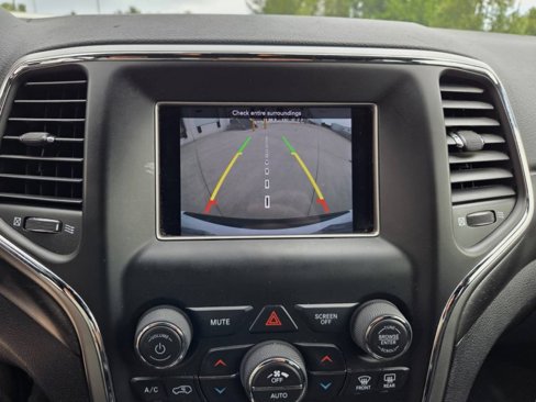 Used 2018 Jeep Grand Cherokee Laredo image 20