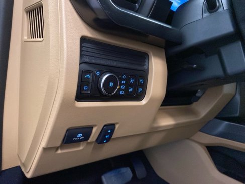 New 2026 Ford F250 Lariat image 40