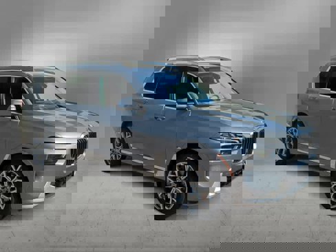 New 2026 BMW X7 xDrive40i w/ Executive Package image 2