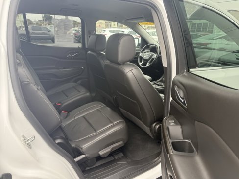 Used 2023 GMC Acadia SLT image 12
