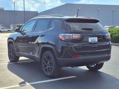 New 2026 Jeep Compass Latitude image 4