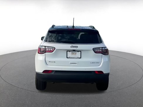 Used 2025 Jeep Compass Limited image 16