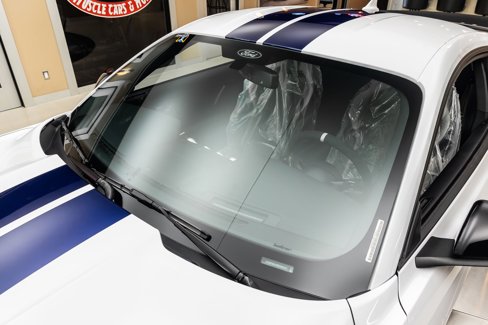 Used 2021 Ford Mustang Shelby GT500 w/ Carbon Fiber Track Pack image 27