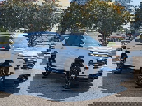 New 2026 Chevrolet Traverse LT w/ Sun and Wheel Package image 2