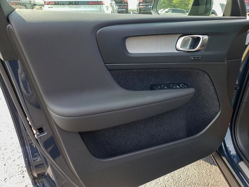 New 2026 Volvo XC40 B5 Core w/ Protection Package Premier image 6