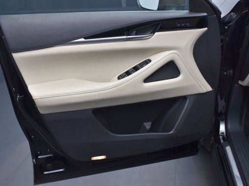 Certified 2025 INFINITI QX60 Pure image 11