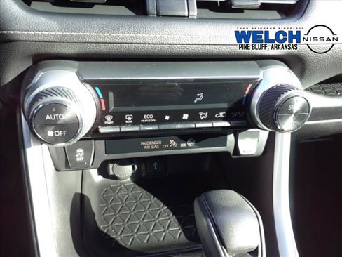 Used 2021 Toyota RAV4 XLE image 15