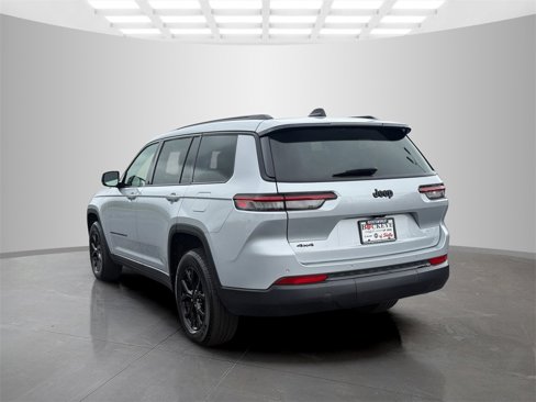 Used 2024 Jeep Grand Cherokee L Laredo image 5