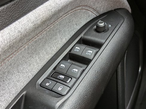 Used 2022 Jeep Compass Latitude image 23