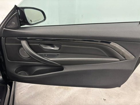 Used 2017 BMW M4 Competition image 28