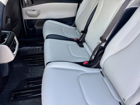 New 2026 Kia Carnival SX Prestige image 12
