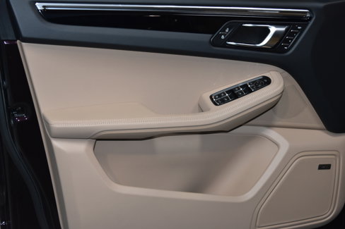 New 2026 Porsche Macan image 6