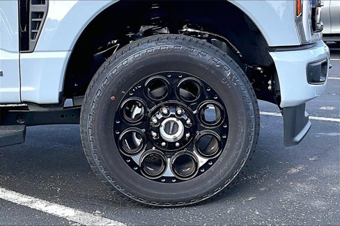 New 2025 Ford F250 Lariat w/ Black Appearance Package image 12