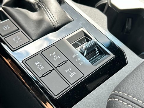 Used 2025 Toyota Land Cruiser image 26