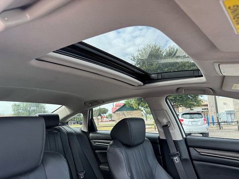 Used 2021 Honda Accord Touring image 29