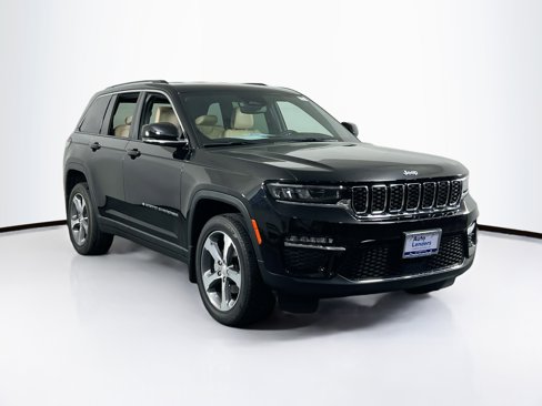 Used 2023 Jeep Grand Cherokee Limited w/ MOPAR Finishing Package image 3