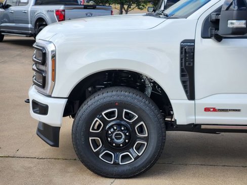 New 2026 Ford F250 Platinum image 9
