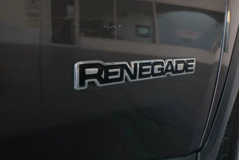 Used 2018 Jeep Renegade Latitude image 11