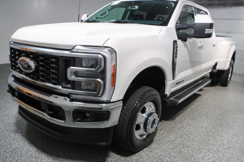 Used 2023 Ford F350 Lariat w/ FX4 Off-Road Package image 33
