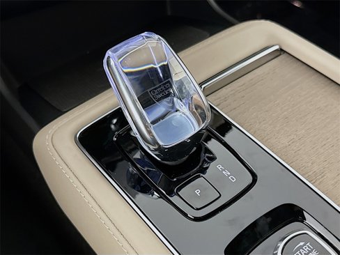 New 2026 Volvo XC90 B6 Plus w/ Protection Package Premier image 17