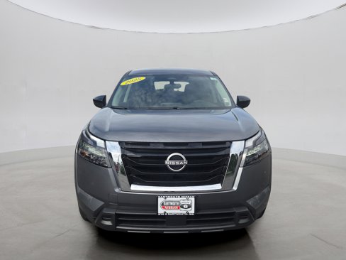 Used 2025 Nissan Pathfinder S image 11