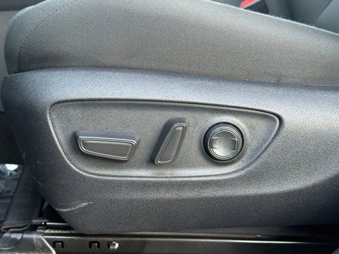 Used 2025 Toyota RAV4 XLE image 24