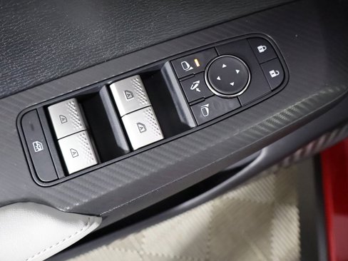 New 2025 Mitsubishi Outlander SE image 38