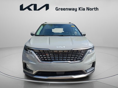 Used 2024 Kia Carnival SX Prestige image 3
