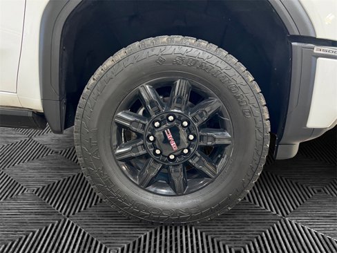 Used 2024 GMC Sierra 3500 AT4 w/ Technology Package image 9