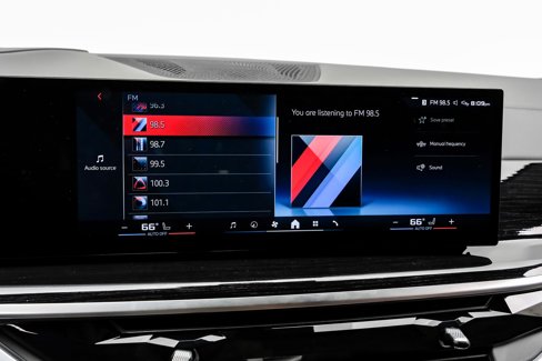 Used 2025 BMW X6 M60i w/ Executive Package image 31