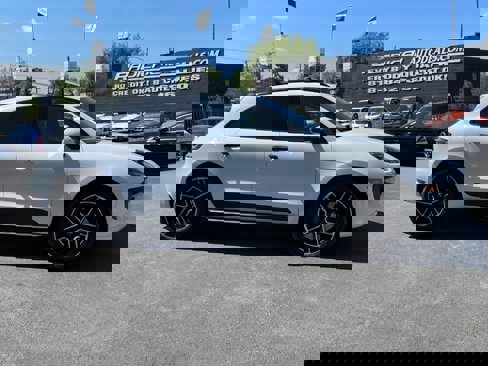 Used 2020 Porsche Macan S image 25