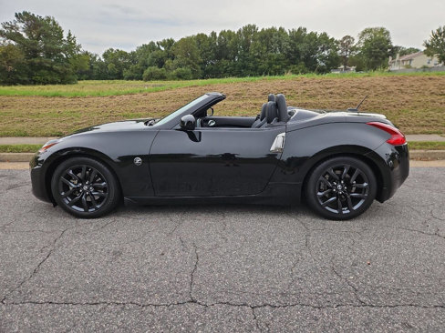 Used 2018 Nissan 370Z Touring image 8