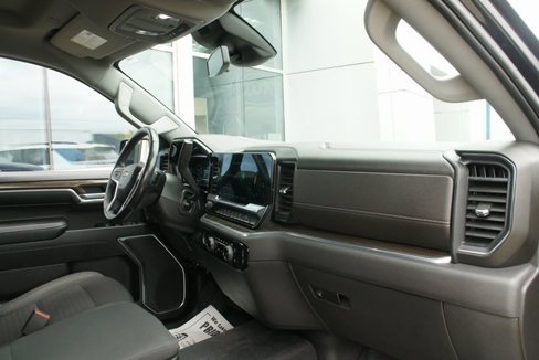 Used 2022 Chevrolet Silverado 1500 LT image 36