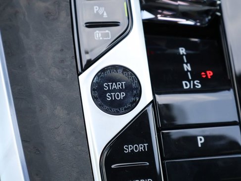 New 2026 BMW X5 xDrive50e w/ Executive Package image 31