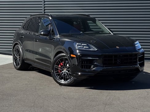 New 2026 Porsche Cayenne GTS image 9