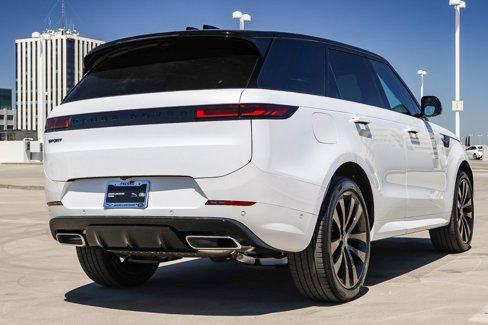 New 2025 Land Rover Range Rover Sport Dynamic SE image 4