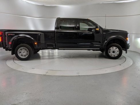 Certified 2025 Ford F450 Platinum w/ FX4 Off-Road Package image 2