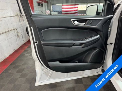 Used 2024 Ford Edge SEL image 8