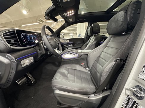 New 2026 Mercedes-Benz GLS 580 4MATIC image 16