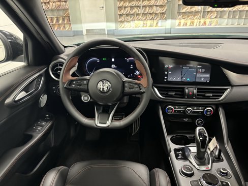 New 2025 Alfa Romeo Giulia AWD w/ Driving Assist Package image 16